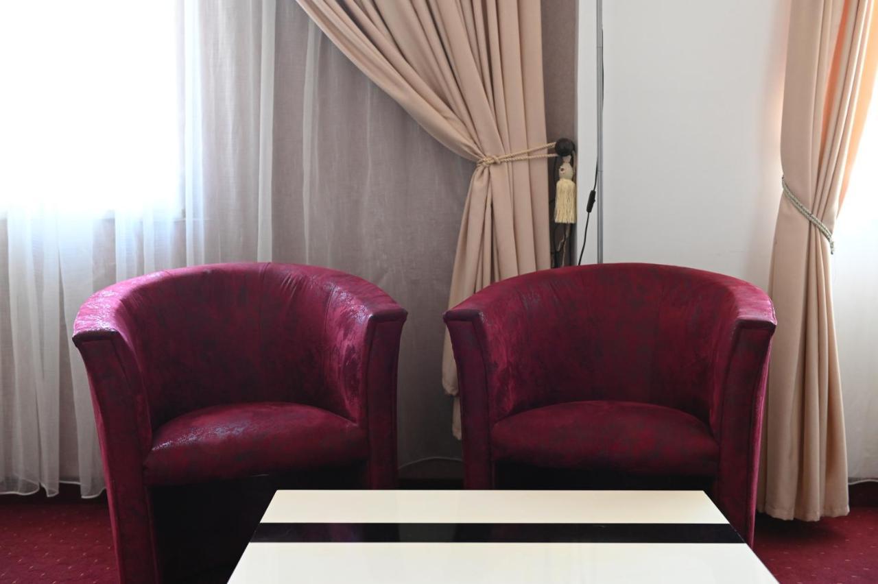 Lezhë Hotel Liss מראה חיצוני תמונה