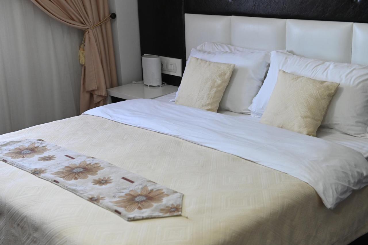 Lezhë Hotel Liss מראה חיצוני תמונה