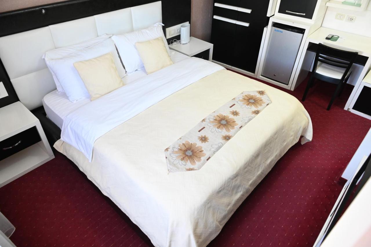 Lezhë Hotel Liss מראה חיצוני תמונה
