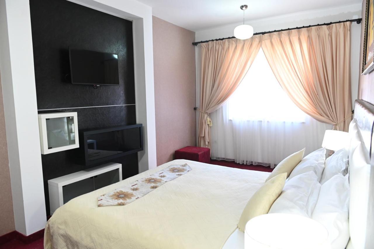 Lezhë Hotel Liss מראה חיצוני תמונה