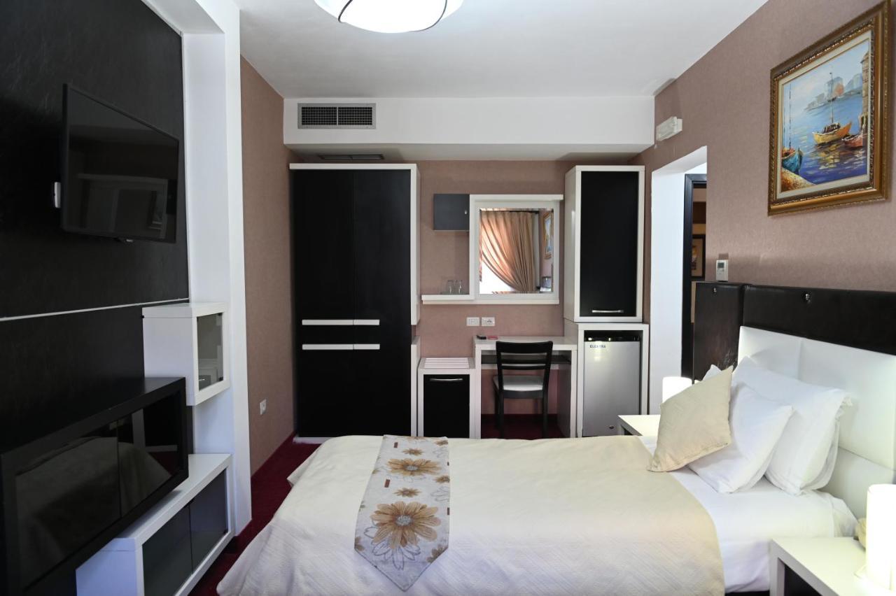 Lezhë Hotel Liss מראה חיצוני תמונה