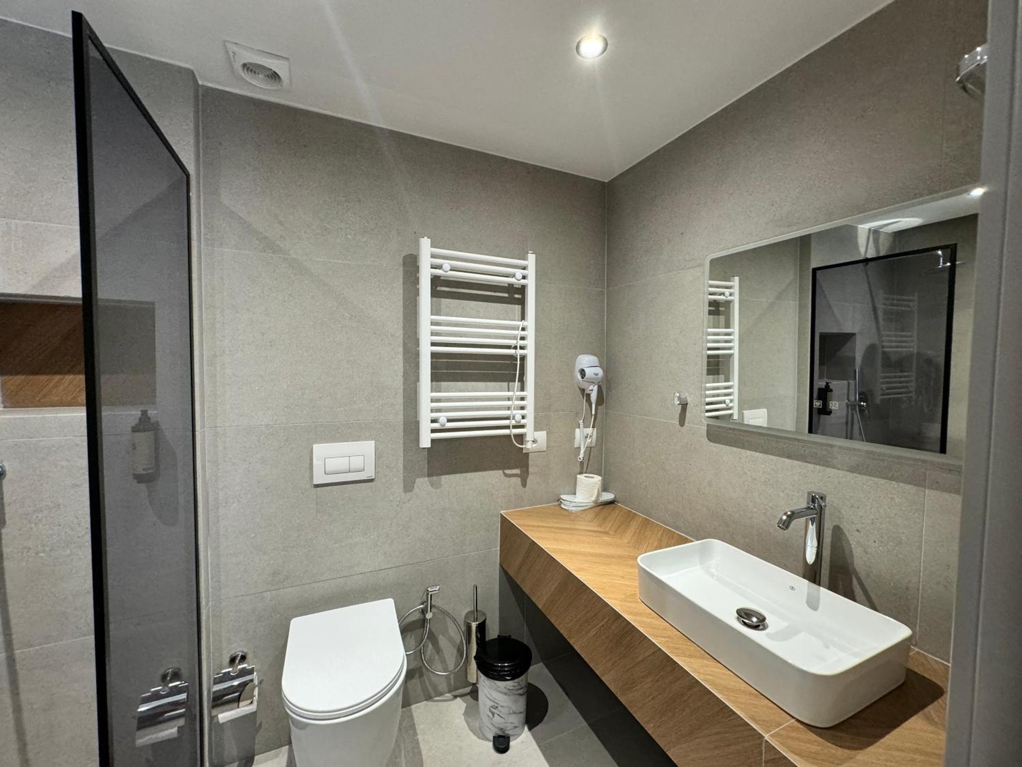Lezhë Hotel Liss מראה חיצוני תמונה